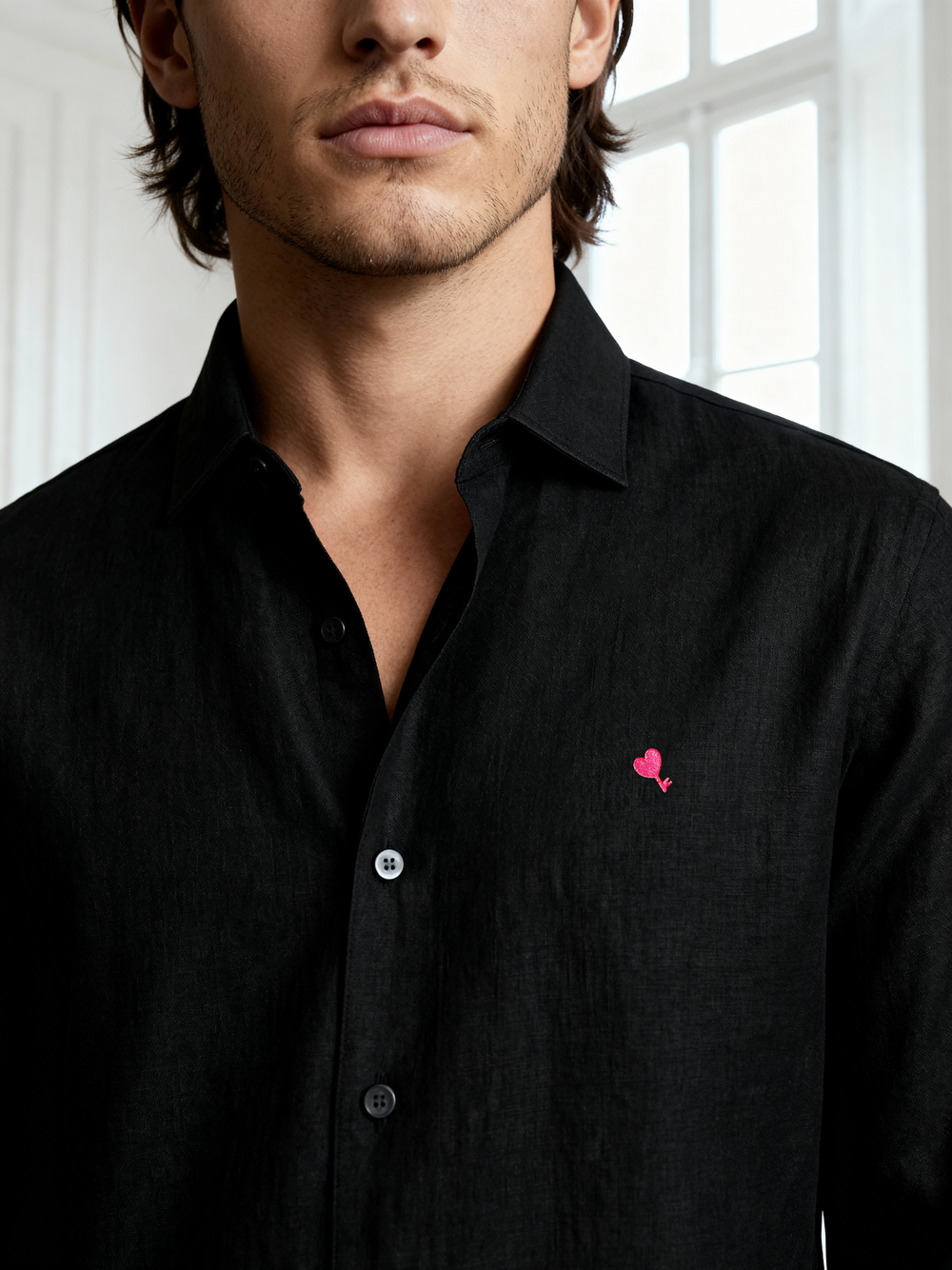 The Cœur Key Linen Shirt in Black