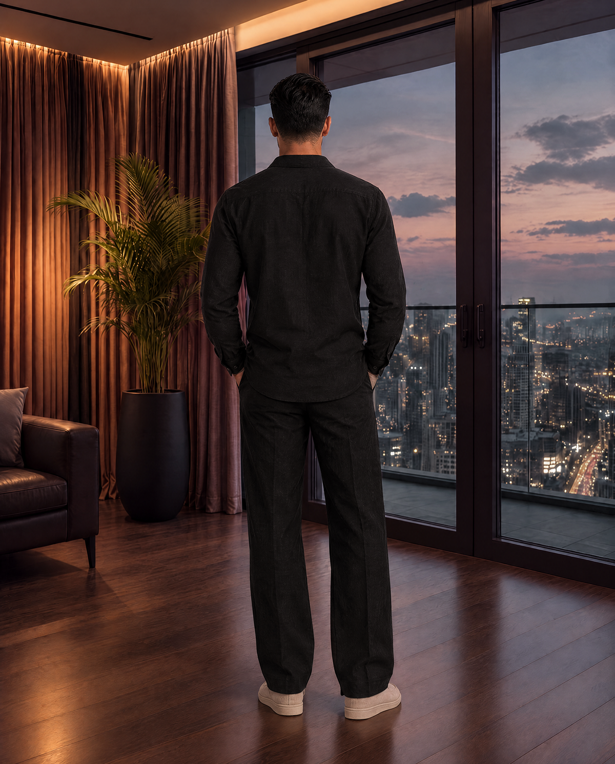 The Cœur Key Linen Shirt in Onyx Black