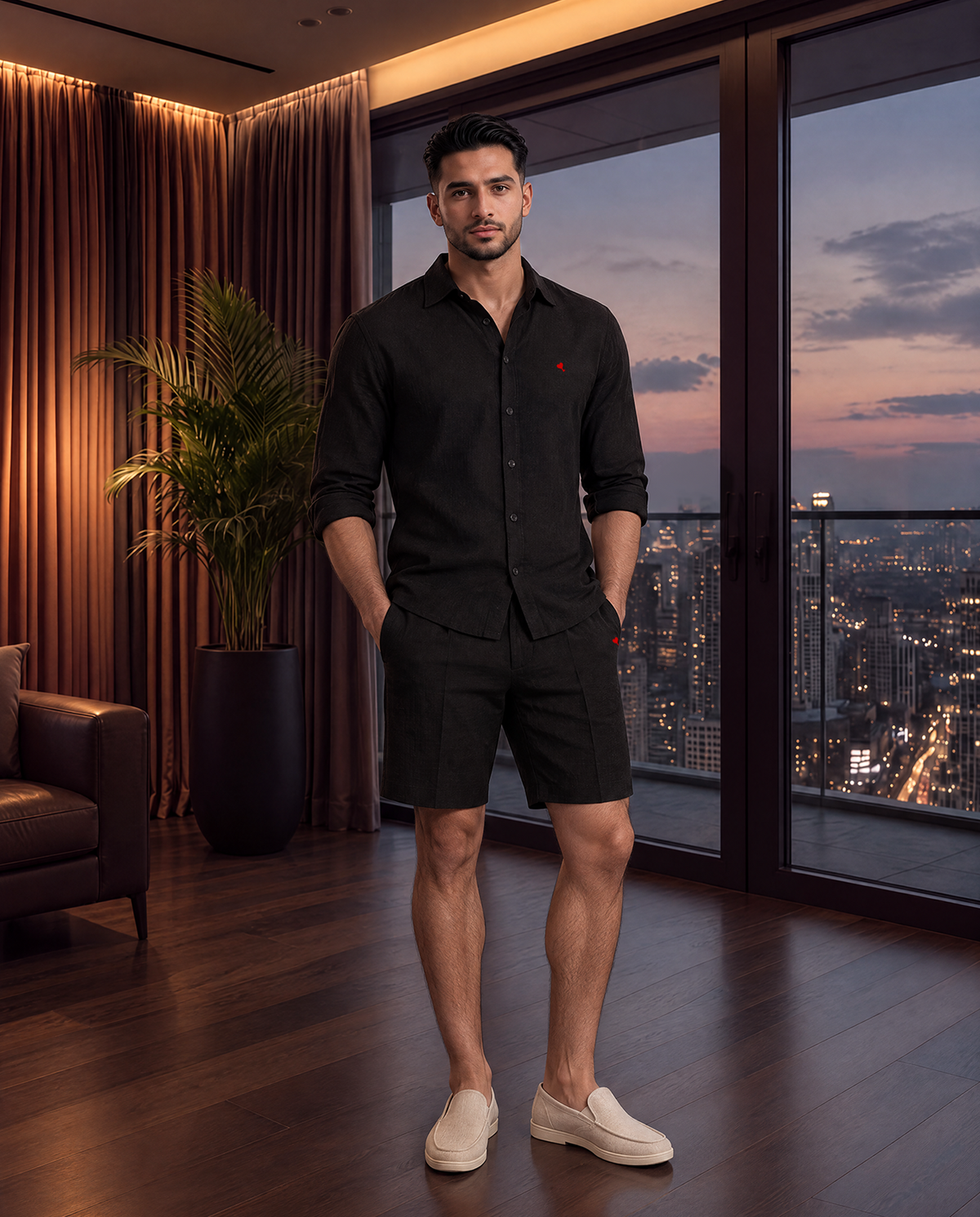The Cœur Key Linen Shorts in Onyx Black