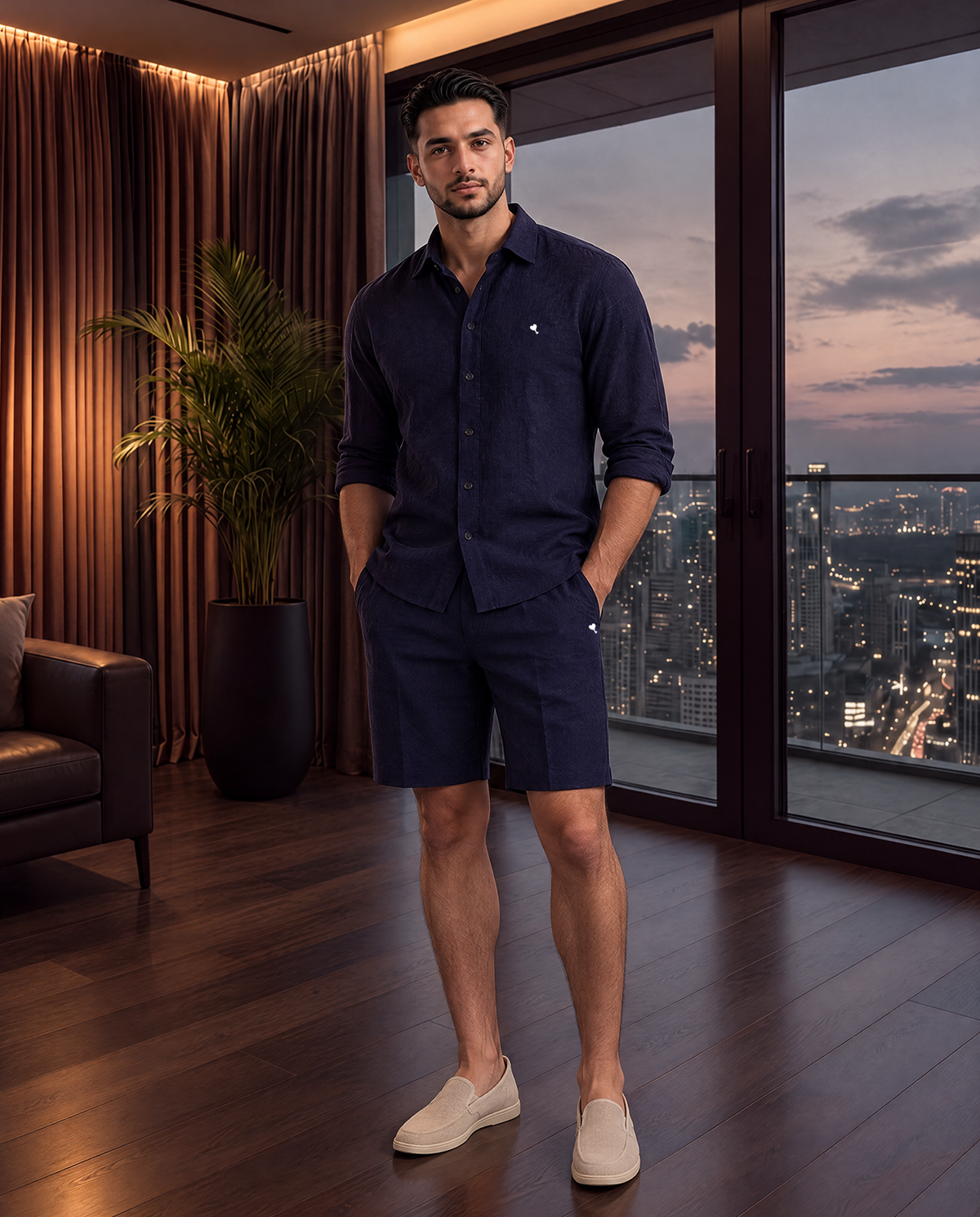 The Cœur Key Linen Shorts in Navy
